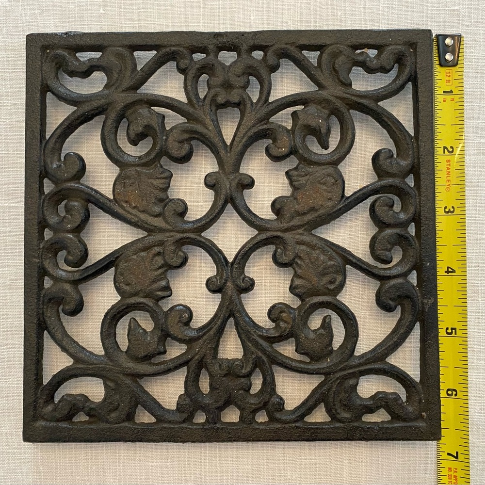 Decorative Cast Iron Trivet - Picture 3 of 4